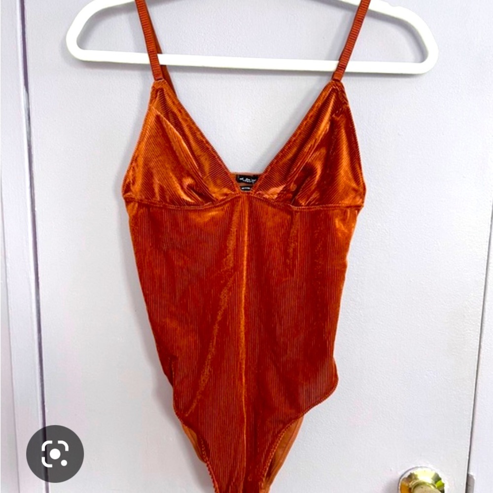 NWOT Out From Under Shayla Velvet Plunging Bodysuit Size LARGE